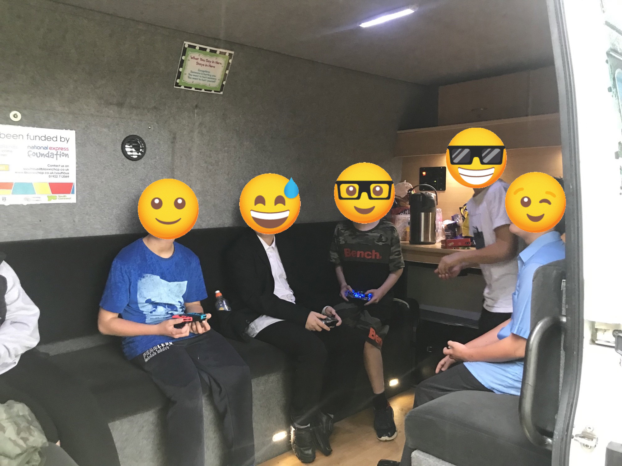YouthBus-003-1